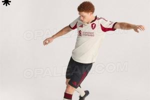 利物浦新赛季客场球衣谍照：奶油白色主体+红色Logo&黑色点缀