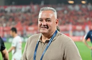 萨尔瓦多：我们临门一脚始终欠缺感觉，联赛还剩十轮依然拥有决心