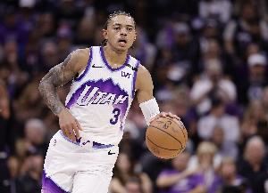 起势了!马尔卡宁反击助飞基昂特·乔治上演空接暴扣 打停森林狼