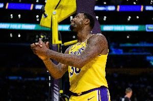 太香了!斯玛特过去4场比赛合计送出13次抢断 场均3.3次