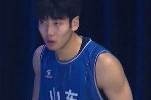 全运会U18男篮1/4决赛-张博源21分5板2助 山东队大胜吉林队
